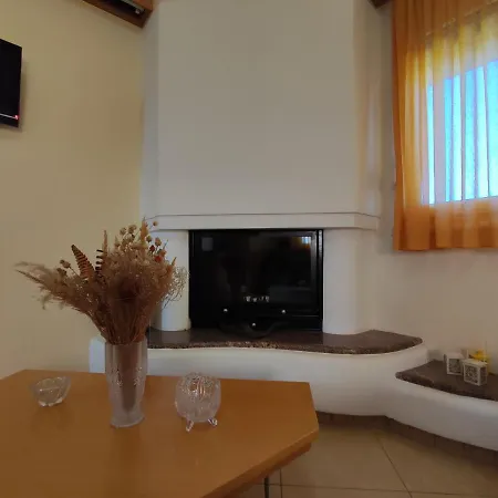 Apartment Dreams 5 *